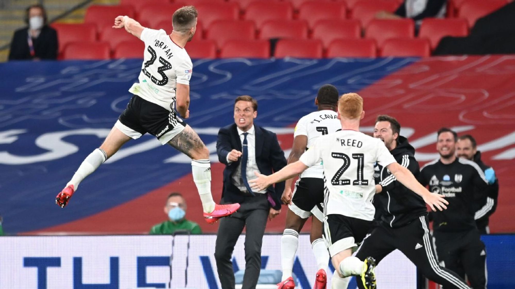 引了众多球 引了众多球